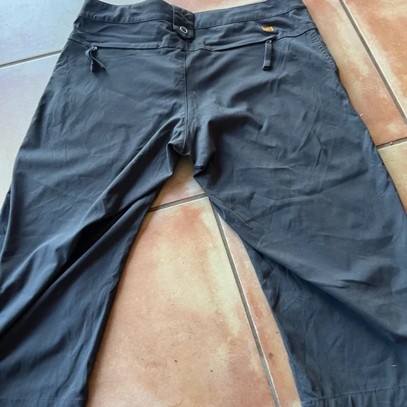 Lucy brand size 6 Capri - Picture 2 of 6